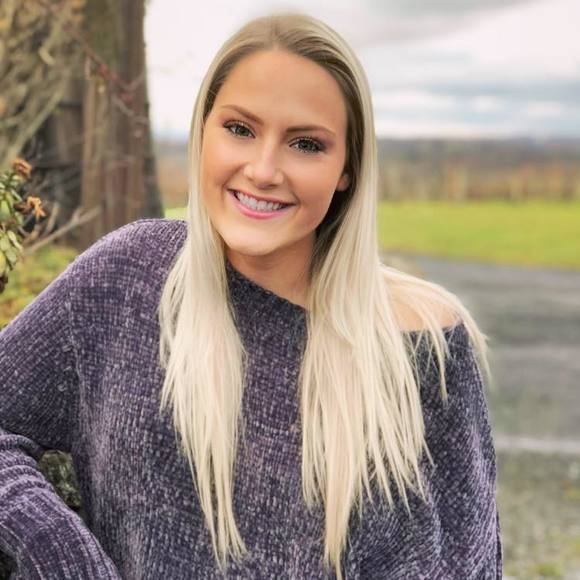 Meet your Posher, Sarah - Picture 1 of 1